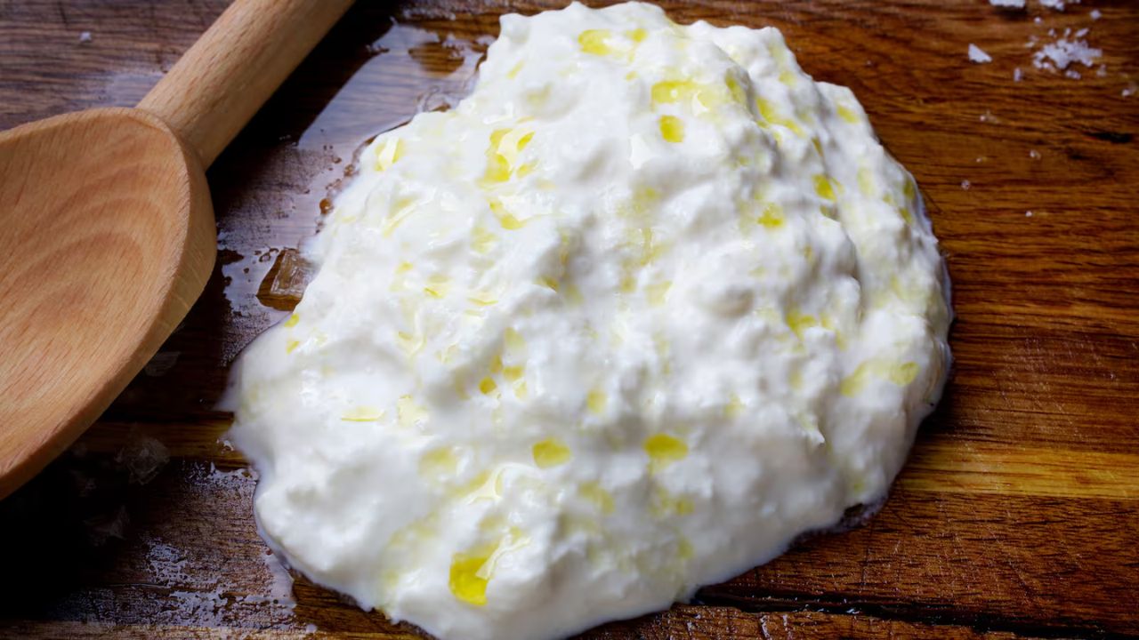 Stracciatella Cheese: The Creamy Italian Favorite Explained